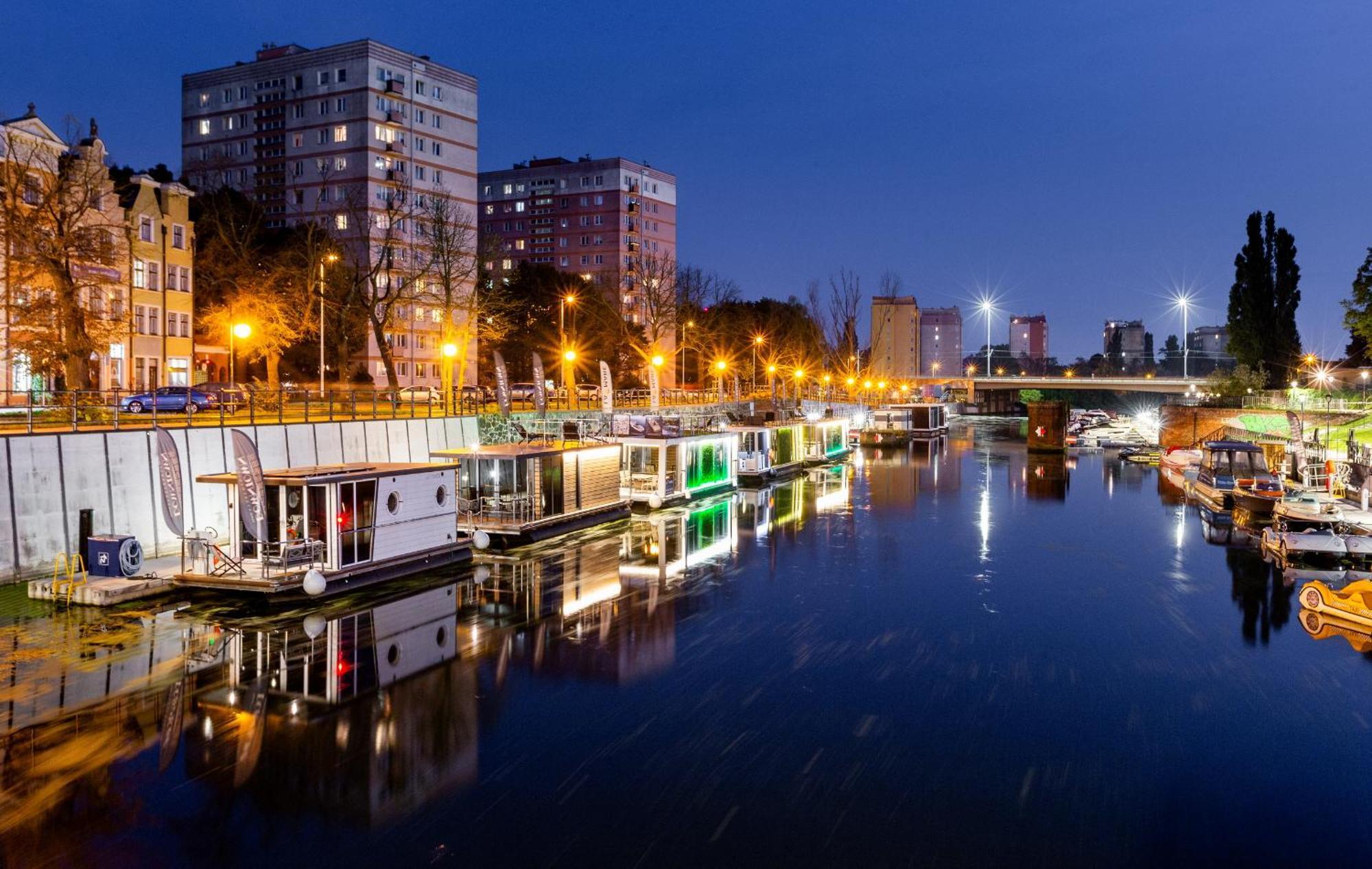 Domy Na Wodzie - La Mare Motlava Houseboats With Sauna By Downtown Apartments Гданськ Екстер'єр фото