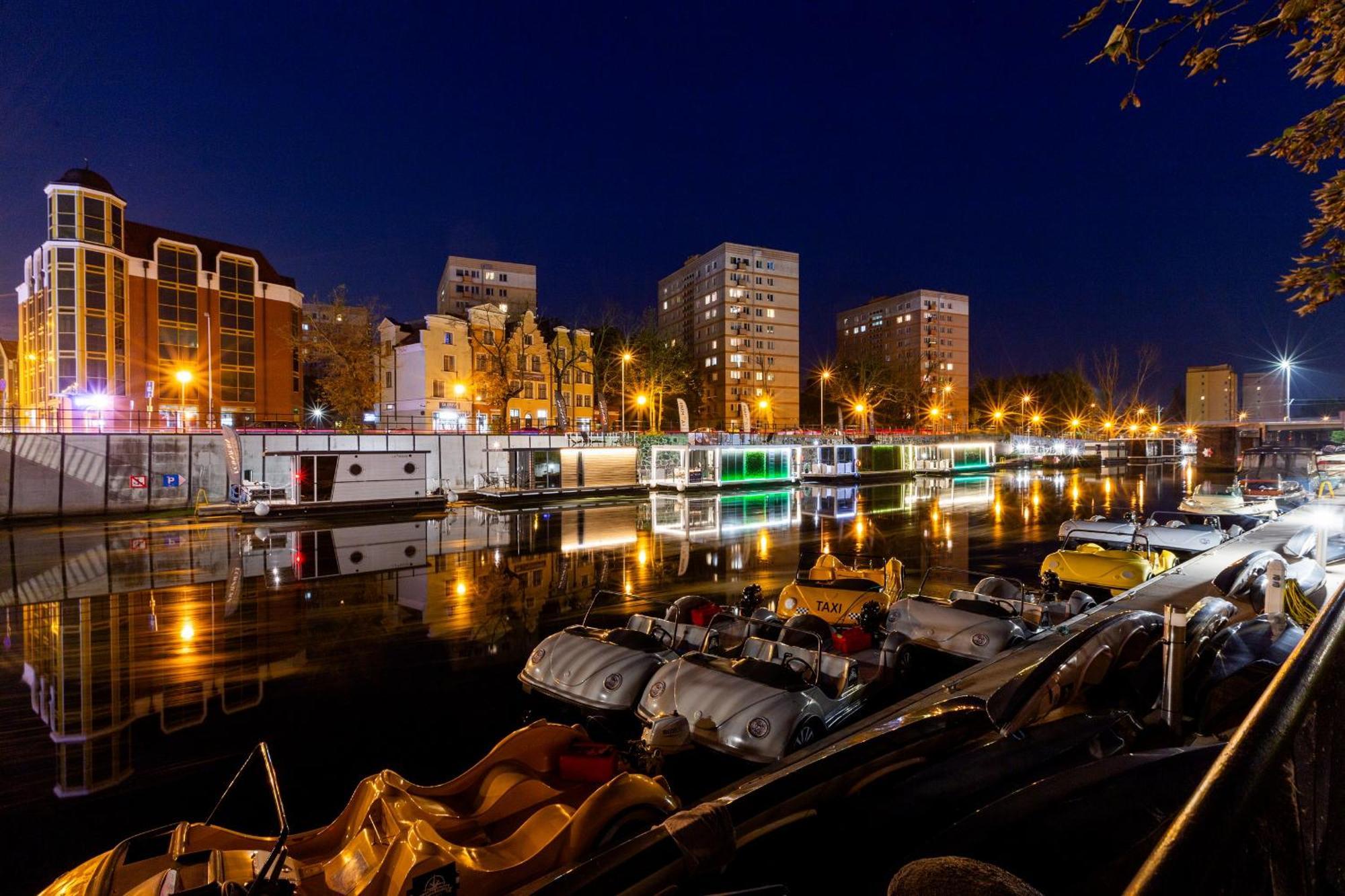 Domy Na Wodzie - La Mare Motlava Houseboats With Sauna By Downtown Apartments Гданськ Екстер'єр фото